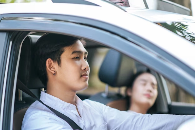 Đưa Người Say Về Nhà An Toàn, Thuê Tài Xế Lái Xe Hộ